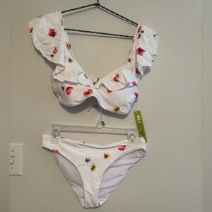 Gianni Bini 2 piece bikini, new with tags, floral swimsuit, size Medium.